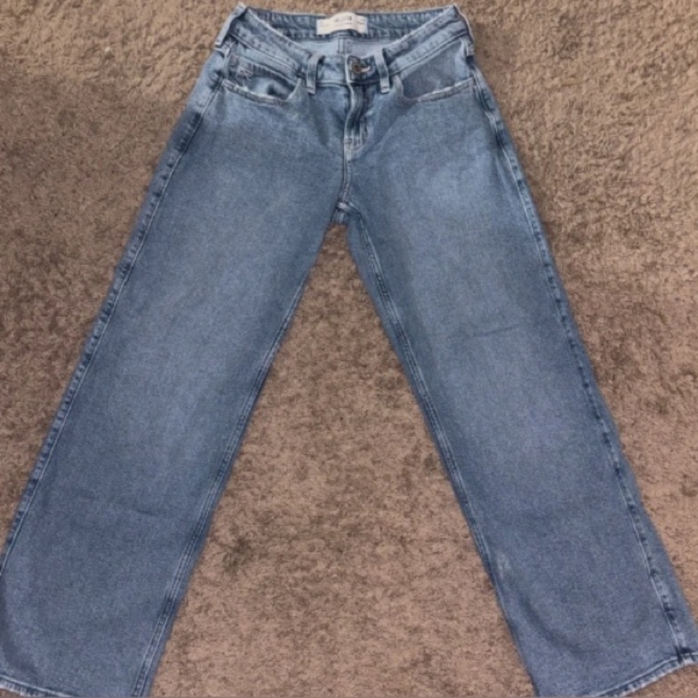 Classic High-Rise Straight Leg Jeans - Light Blue
